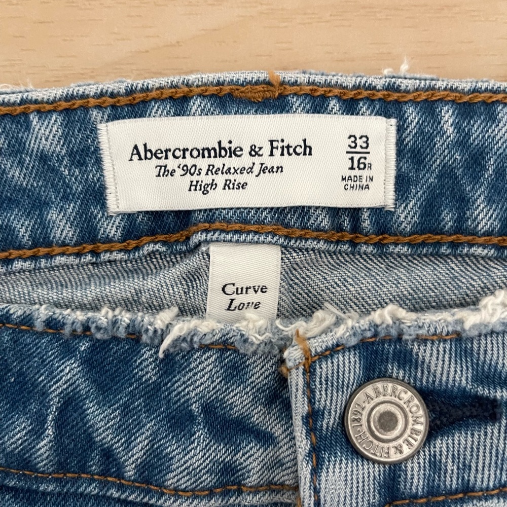 Abercrombie & Fitch Curve Love The 90’s Relaxed Jean